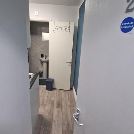 The Appletree Aparthotel Cowley  Εξωτερικό φωτογραφία
