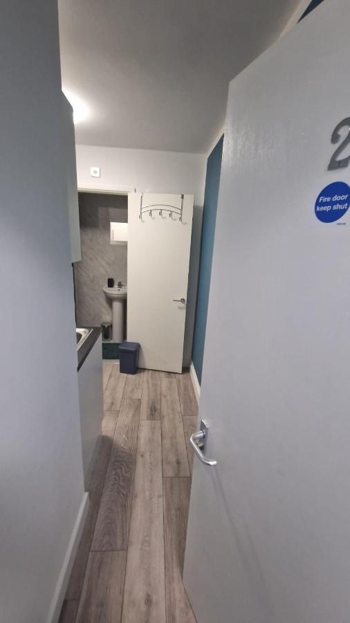 The Appletree Aparthotel Cowley  Εξωτερικό φωτογραφία